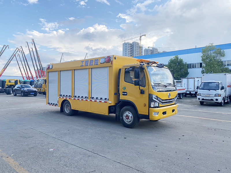 多利卡D7 1600方排水車(自吸便攜)