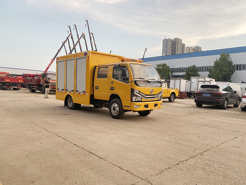 東風(fēng)多利卡雙排D6 1000方排水車(便攜)