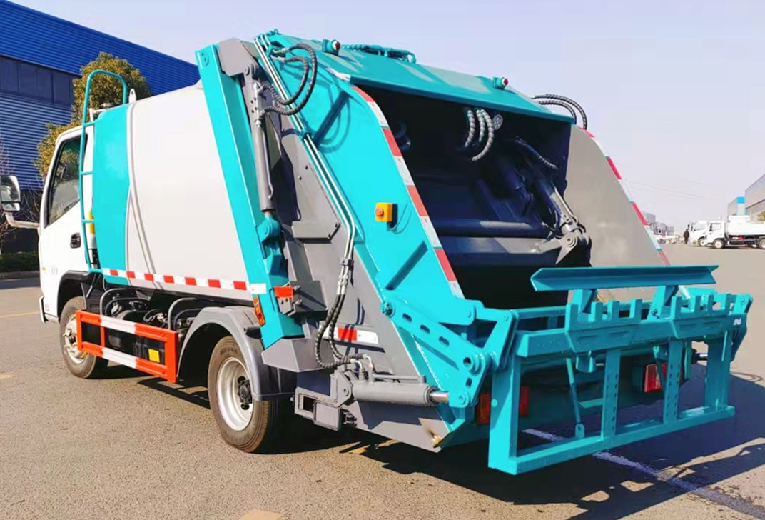 凱馬云內5方壓縮垃圾車