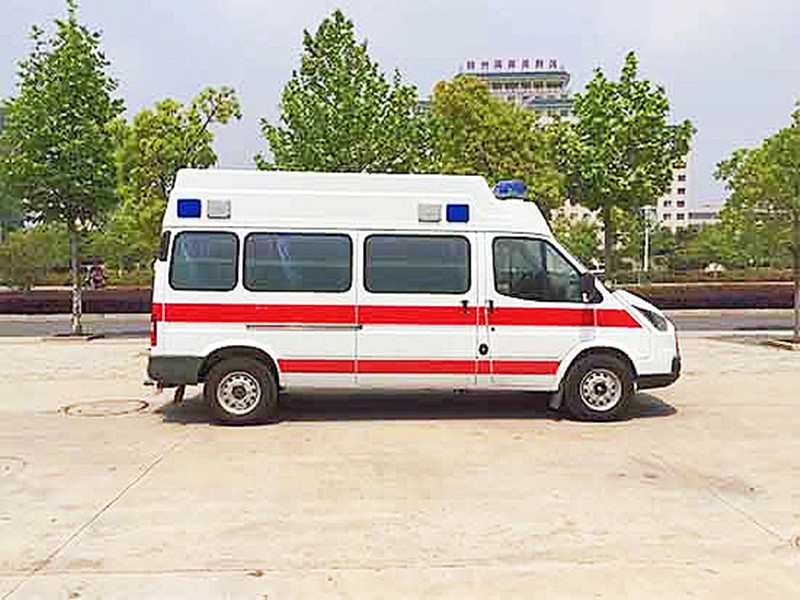 江鈴特順長(zhǎng)軸高頂柴油版救護(hù)車(chē)