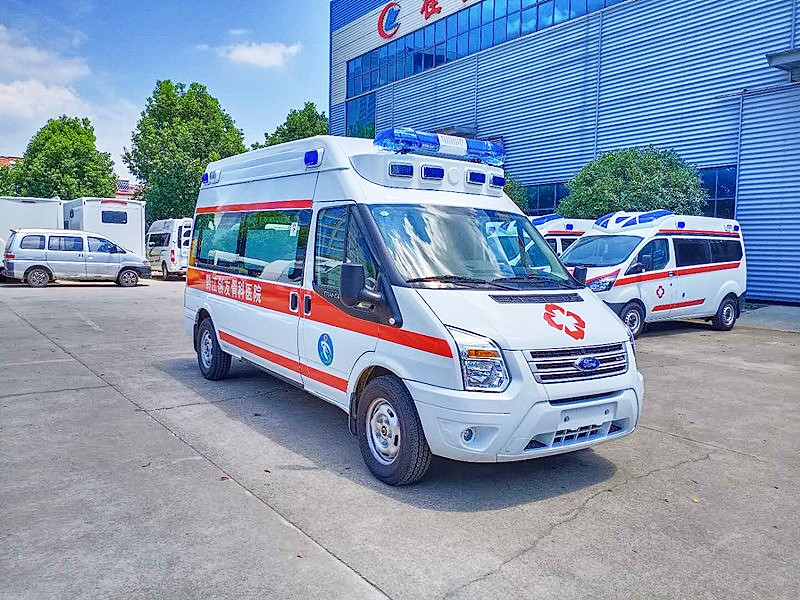 福特新時(shí)代長(zhǎng)軸高頂救護(hù)車(chē)